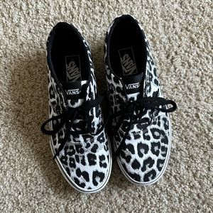 Vans Classic - Women’s size 8.5